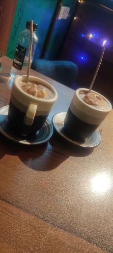 عکس کافه منیفا