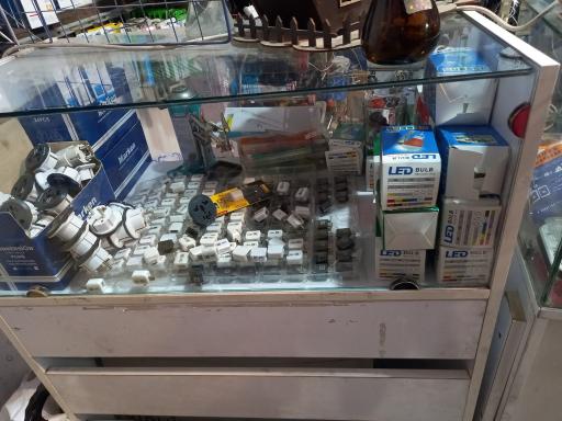 عکس فروشگاه موبایل پالیز