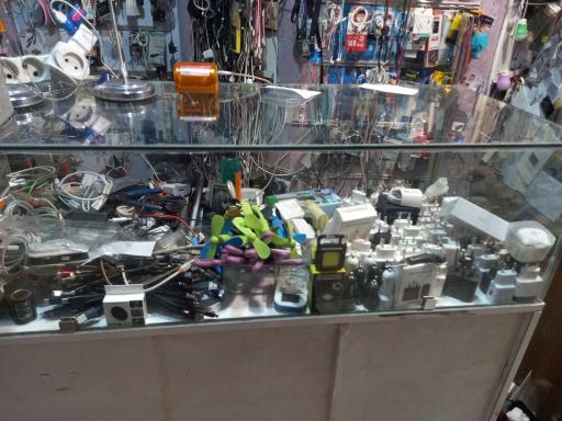 عکس فروشگاه موبایل پالیز