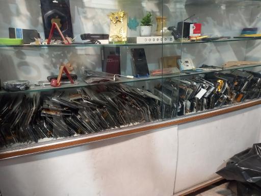 عکس فروشگاه موبایل پالیز