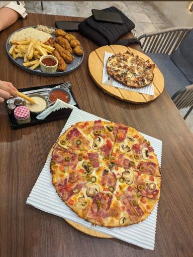 عکس کافه رستوران کاستا