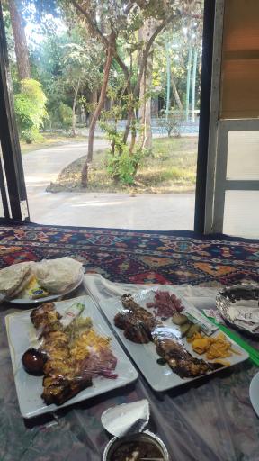 عکس رستوران باغ گلستان