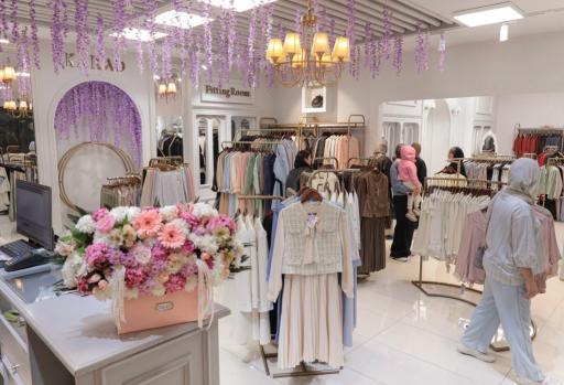 عکس فروشگاه کاراد