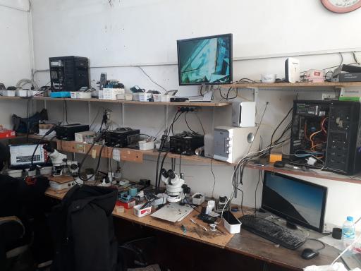 عکس تعمیرات موبایل و تعویض فلت و گلس گل محمدی