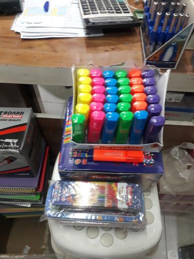 عکس پخش خرازی و لوازم تحریر نظری