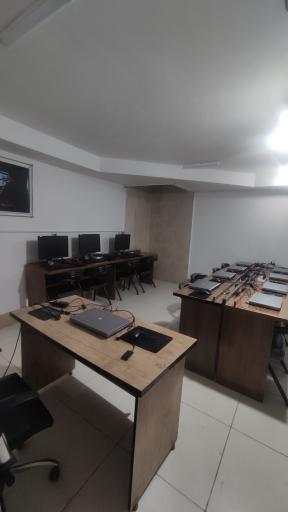 عکس آموزشگاه کامپیوتر و برنامه نویسی کرمی