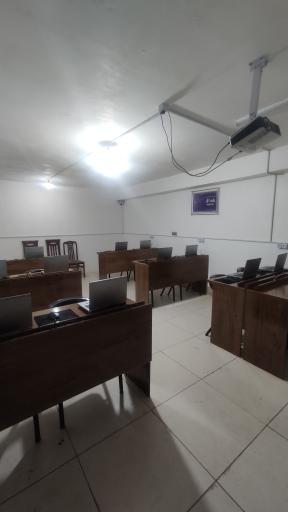 عکس آموزشگاه کامپیوتر و برنامه نویسی کرمی