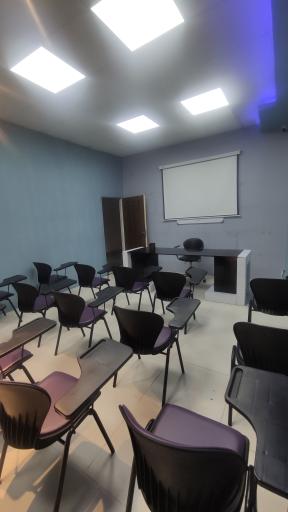 عکس آموزشگاه کامپیوتر و برنامه نویسی کرمی