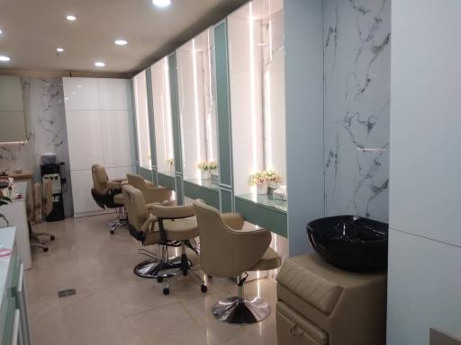 عکس سالن زیبایی اله رنگین کمان 