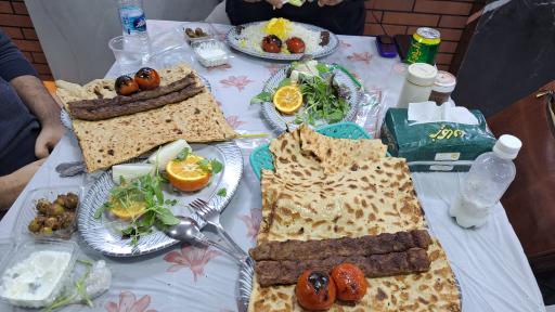 عکس رستوران جوان