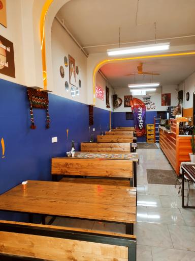 کافه پیش دوستام