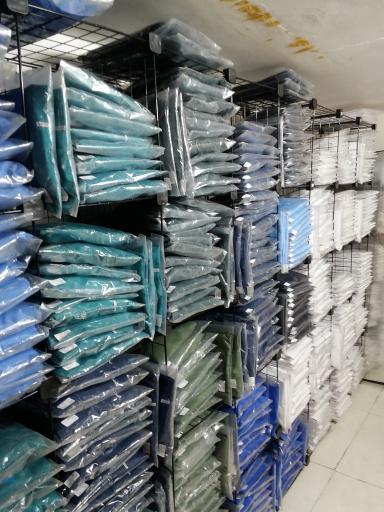 عکس فروشگاه روپوش و البسه پزشکی زی کارا