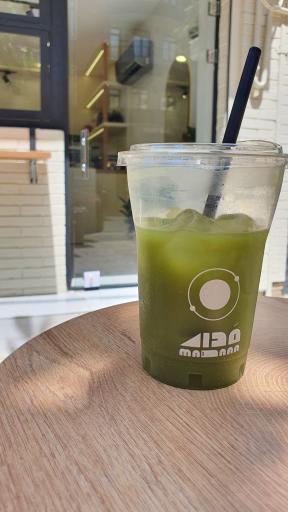 کافه بیرون بر مدار