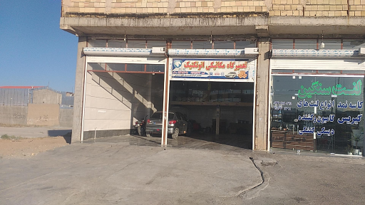 عکس تعمیرگاه اتوتکنیک (امداد خودرو تاکستان)