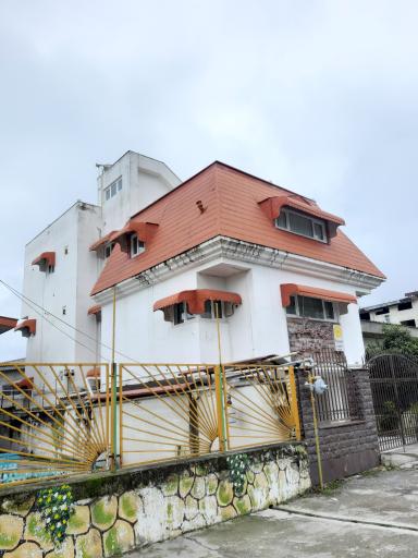 عکس خانه کتابدار نور