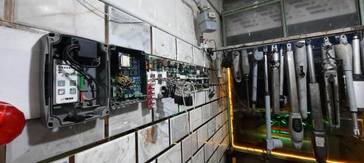 عکس تعمیرات جک پارکینگ و کرکره برقی