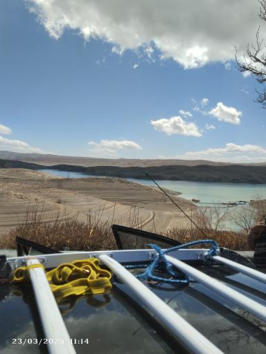عکس اسکله قایقرانی دریاچه سد زاینده رود