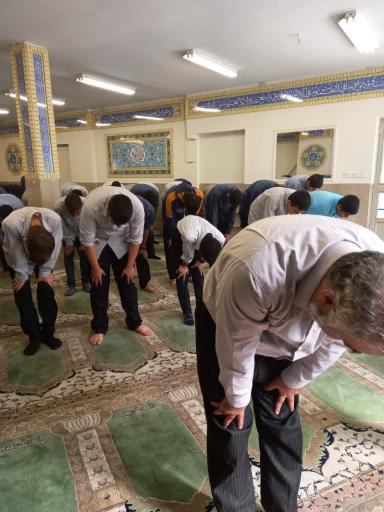 عکس دبیرستان پسرانه شهید احدزاده