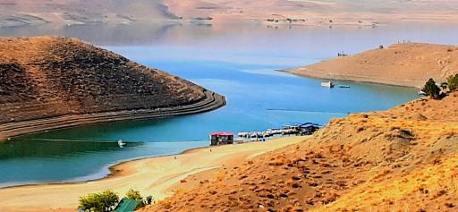 عکس اسکله قایقرانی دریاچه سد زاینده رود