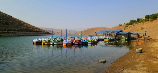عکس اسکله قایقرانی دریاچه سد زاینده رود