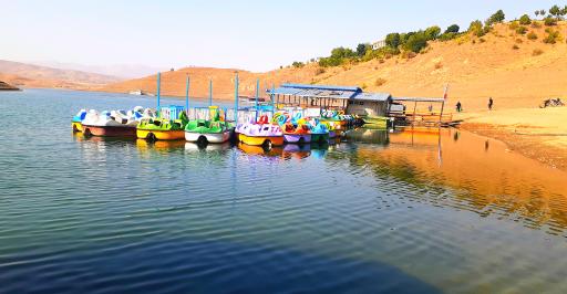 عکس اسکله قایقرانی دریاچه سد زاینده رود