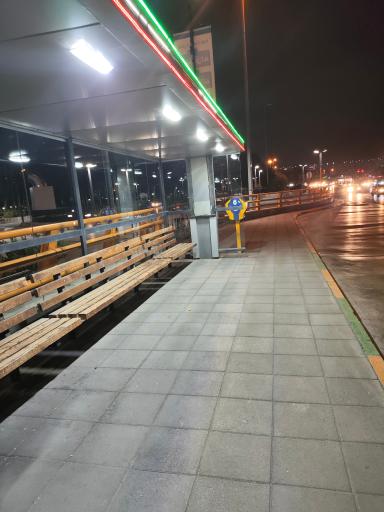عکس ایستگاه اتوبوس پایانه آزادی