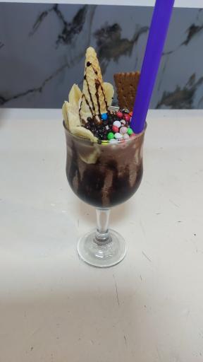 عکس بستنی فرحبخش