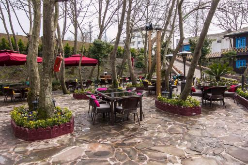 عکس باغ رستوران ملورین