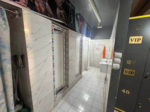 عکس باشگاه بدنسازی سورنا