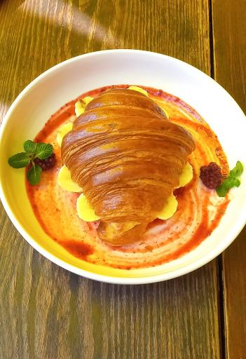 عکس کافه کتاب سایه