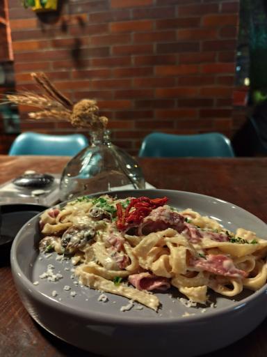 عکس کافه کتاب سایه