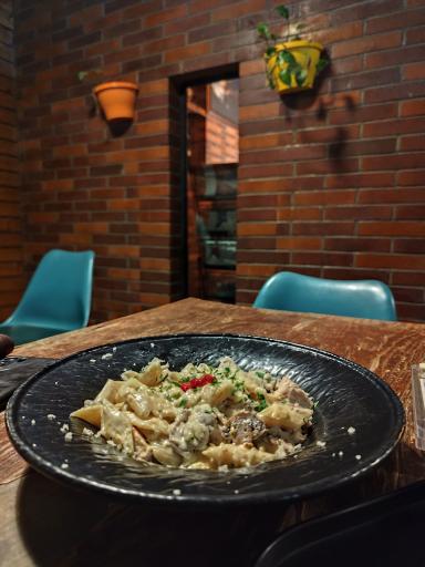 عکس کافه کتاب سایه