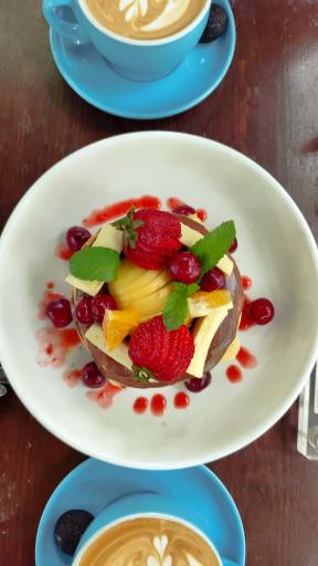 عکس کافه کتاب سایه