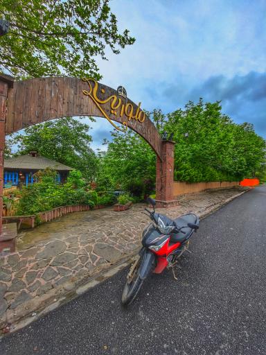 عکس باغ رستوران ملورین