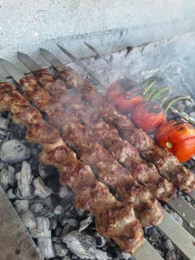 رستوران و بیرون بر سلامت