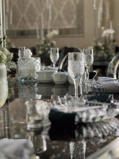 عکس تالار پذیرایی پیوگان