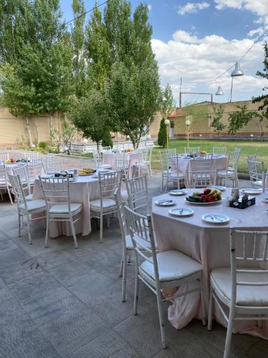 عکس باغ تالار رنوس