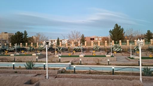 عکس باغ موزه دفاع مقدس کرمان