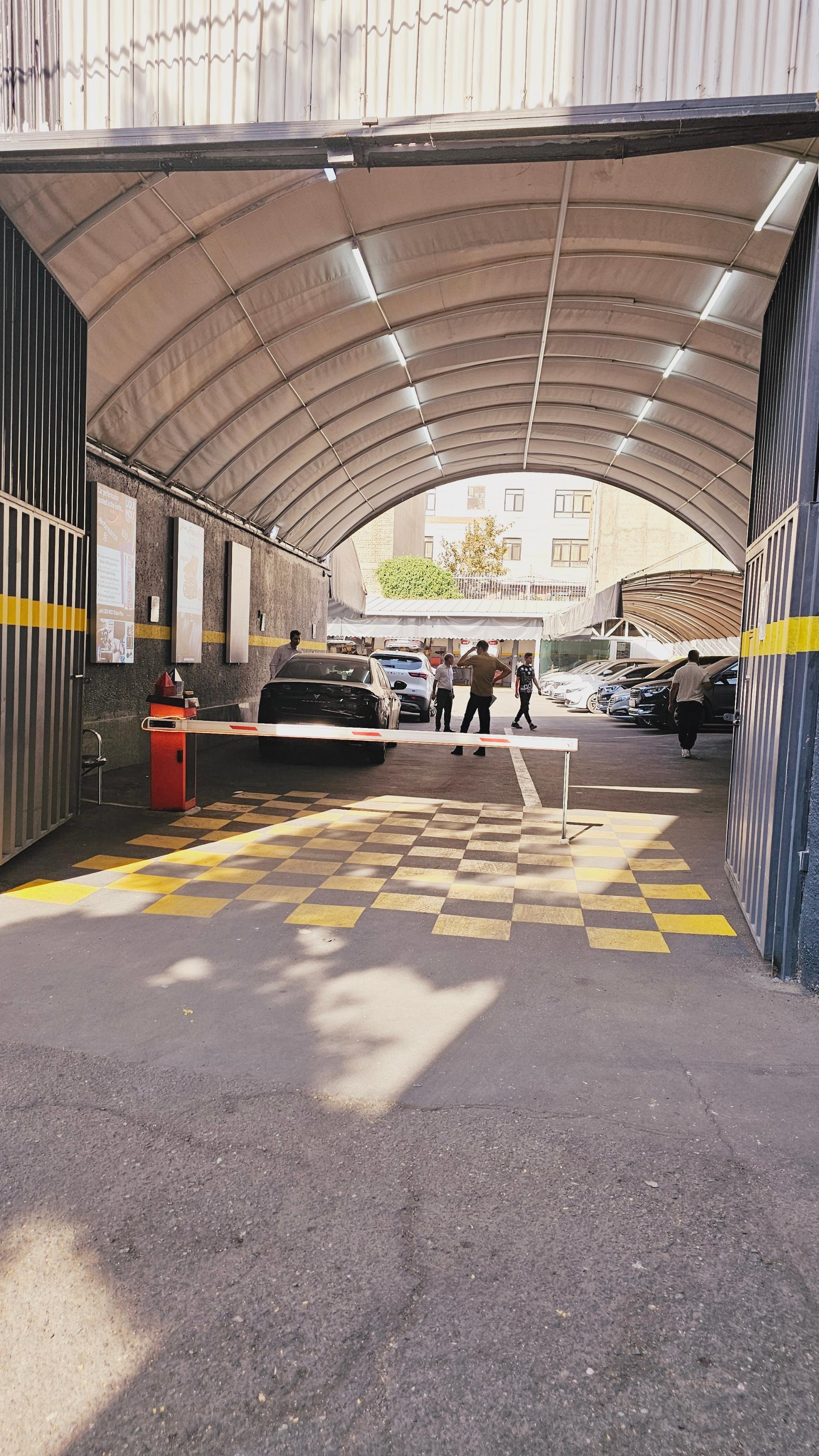 عکس نمایندگی خدمات پس از فروش بهمن ۱۰۱۵