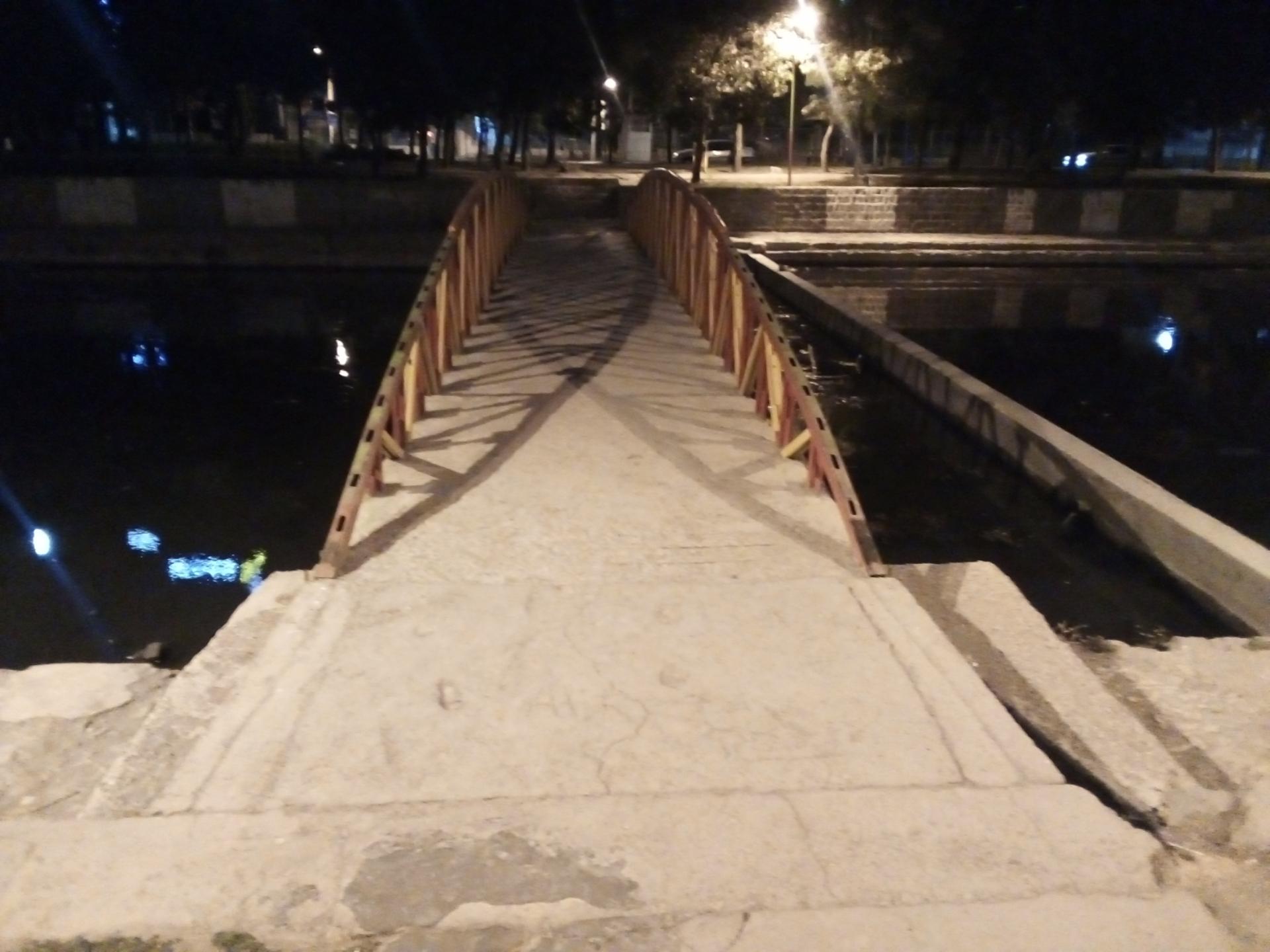 عکس پل عابر پیاده