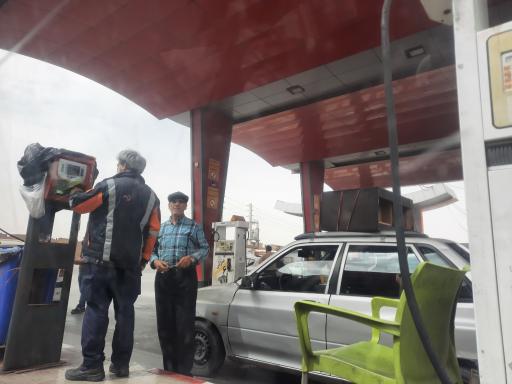 عکس پمپ بنزین ماهان تندیس