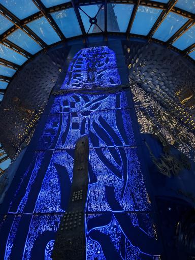 عکس آسمان نمای برج میلاد