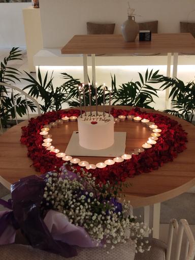 عکس کافه رستوران سفید