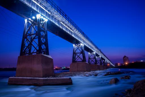 عکس پل سیاه