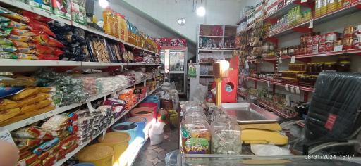 عکس فروشگاه مواد غذایی بهنام