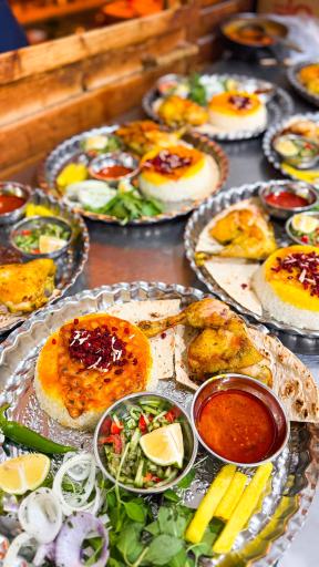 عکس باغ رستوران ترمه