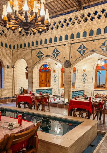 عکس باغ رستوران ترمه