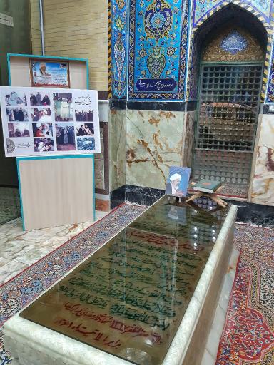 عکس مقبره شهید آیت الله صدوقی 