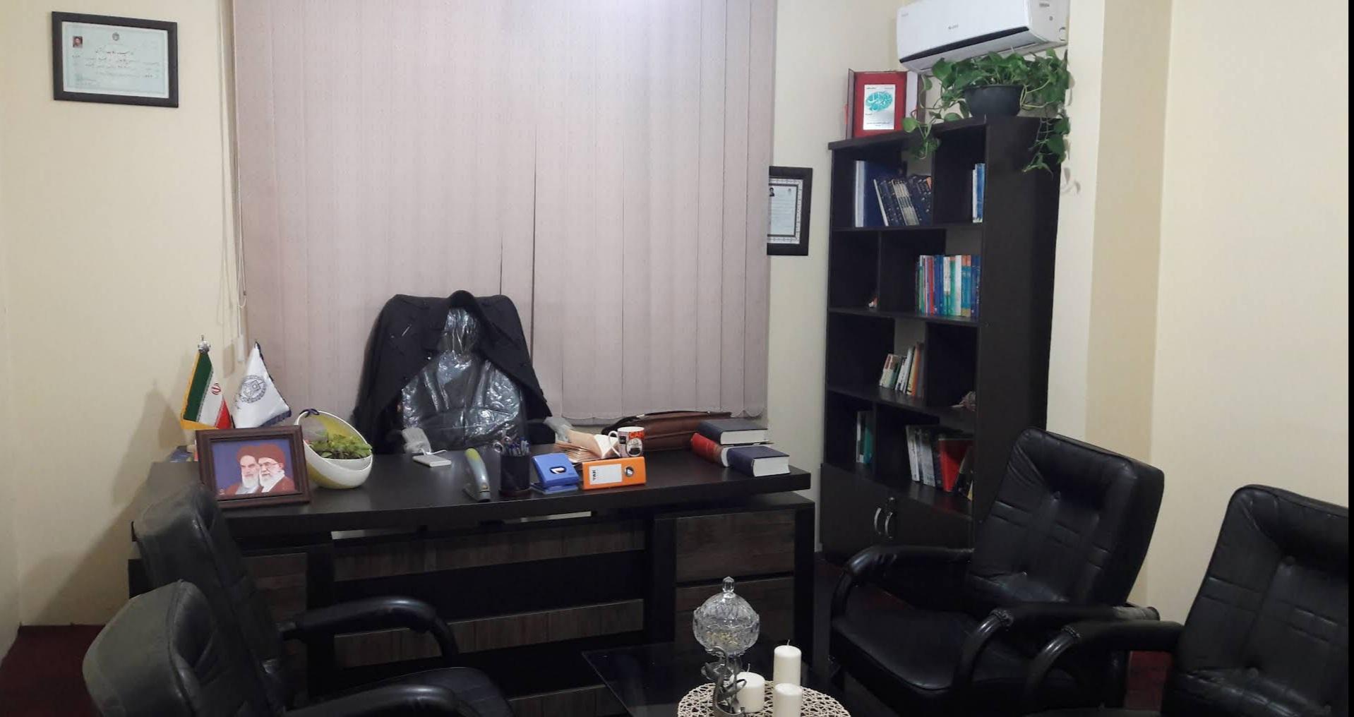 عکس دفتر وکالت حسنعلی حلاجانی