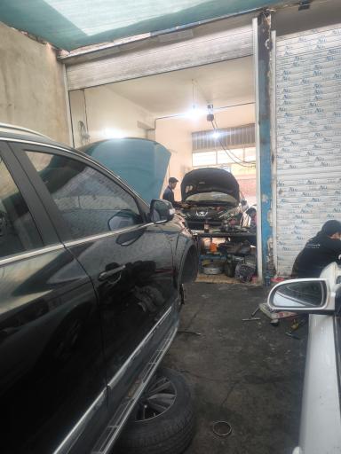 عکس تعمیرگاه اتومبیل وحید